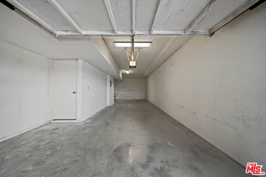 5400 Simpson Avenue 9, Valley Village, California 91607 home-pic-27